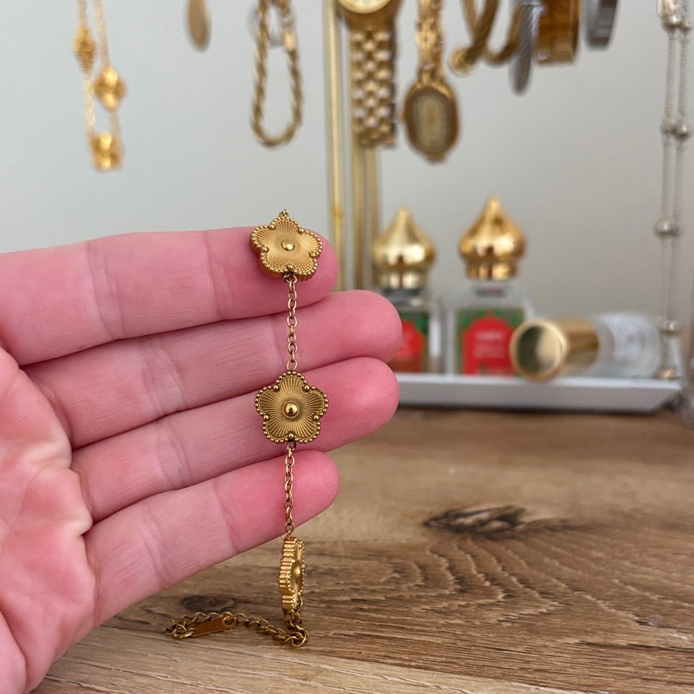 Delicate Gold Flower Link Bracelet - Women Jewelry